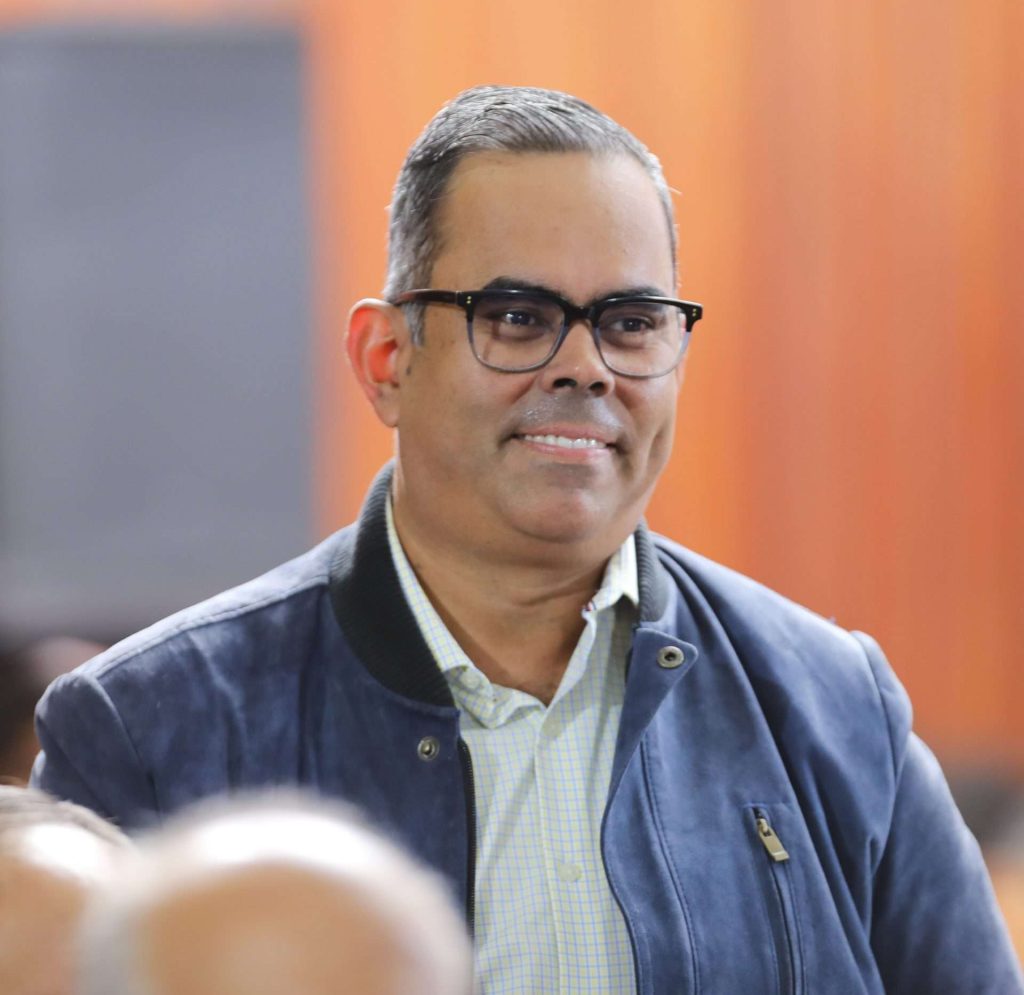 Ministro Juan José Ramírez asume como nuevo jefe del Sistema 1×10 del Buen Gobierno