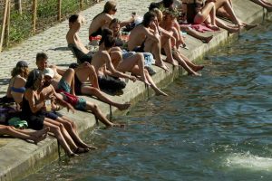 Ola de calor histórica activa la alerta roja en 49 departamentos de Francia