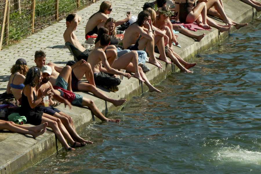 Ola de calor histórica activa la alerta roja en 49 departamentos de Francia