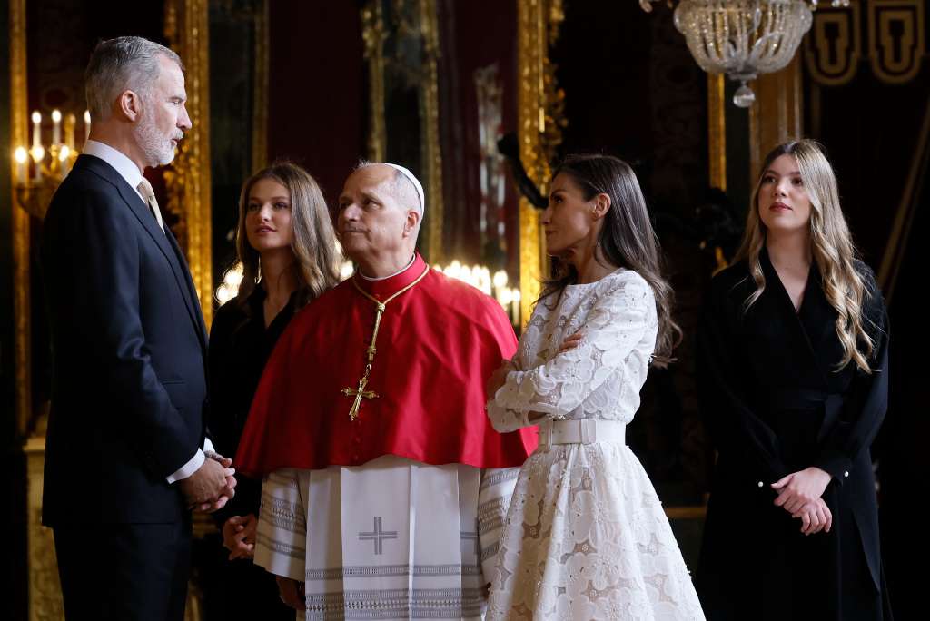 Papa León XIV inicia visita oficial en España con llamado a rechazar "la cultura del enfrentamiento"
