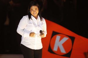 Partido de Fujimori gana mayoría en el Parlamento