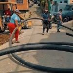 Realizan mejoras en la red de distribución de agua potable en el sector El Limón