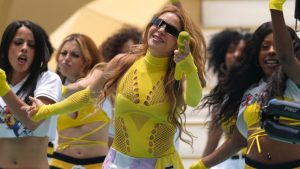 Filtraron foto de Shakira saliendo de un hotel con un famoso actor mexicano