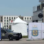Tiroteo cerca del sitio de concentración de la selección argentina deja un muerto