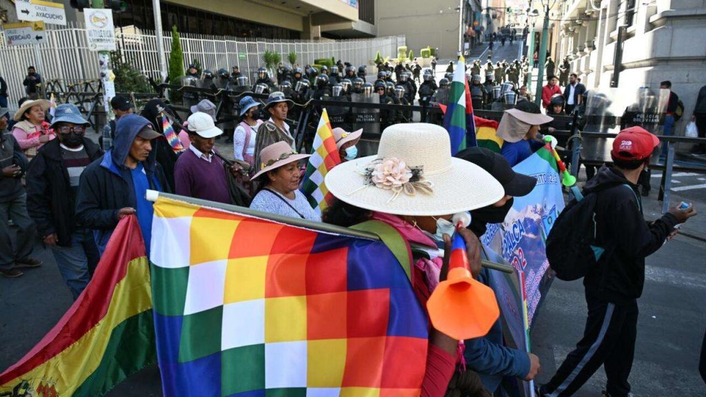 Tribunal de Bolivia ratifica orden de captura contra líderes de protestas