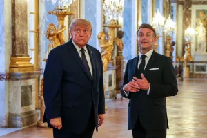 Así fue como Trump firmó el Memorando de Entendimiento con Irán en el Palacio de Versalles
