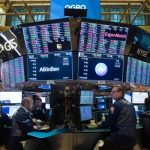 Wall Street cierra mixto, con nuevas caídas en empresas tecnológicas y de semiconductores