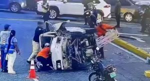 Tres lesionados fue el saldo de aparatoso accidente vial en Plaza Altamira