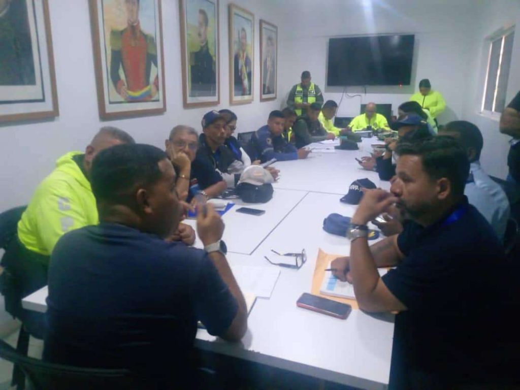 Activan brigadas populares en Guatire para la reconstrucción