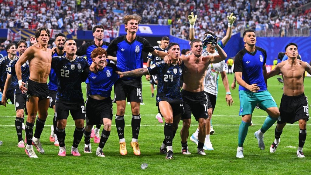 La derrota ante Argentina fue 'la más dolorosa en 60 años de sufrimiento', según medio inglés