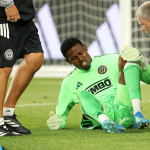 La regla que pondrán en práctica para terminar con las demoras de los arqueros en el fútbol