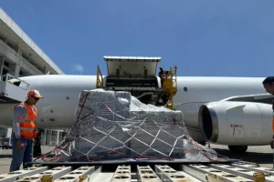 Venezuela recibió 22,8 toneladas de alimentos no perecederos de EE.UU.