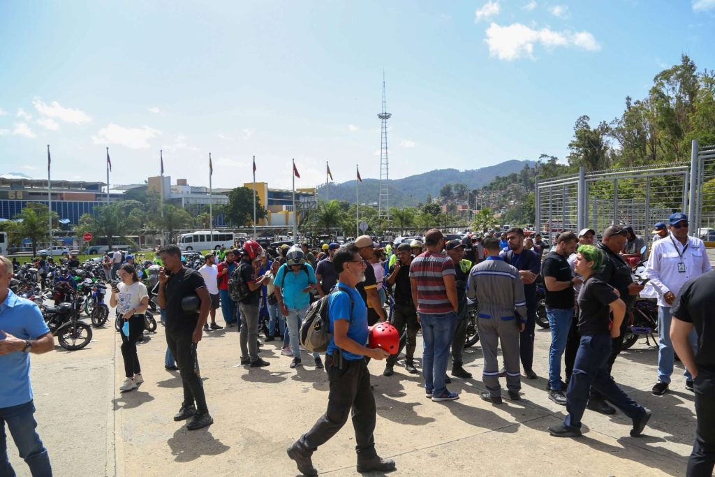 Capacitan a voluntarios que atienden a los afectados