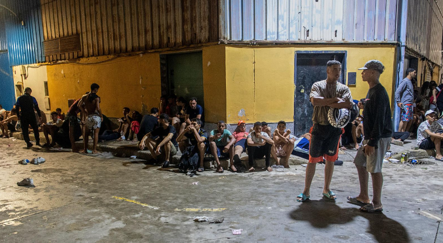 "Queremos una vida mejor que en Marruecos", miles de migrantes vagan por Ceuta