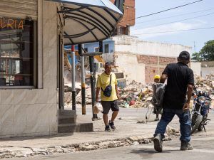 Comercio de La Guaira muestra signos de recuperación a 35 días del terremoto