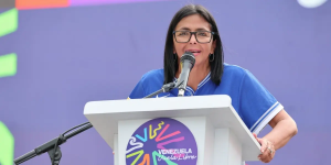 Delcy Rodríguez dice que los damnificados tendrán una vivienda ‘más temprano que tarde’
