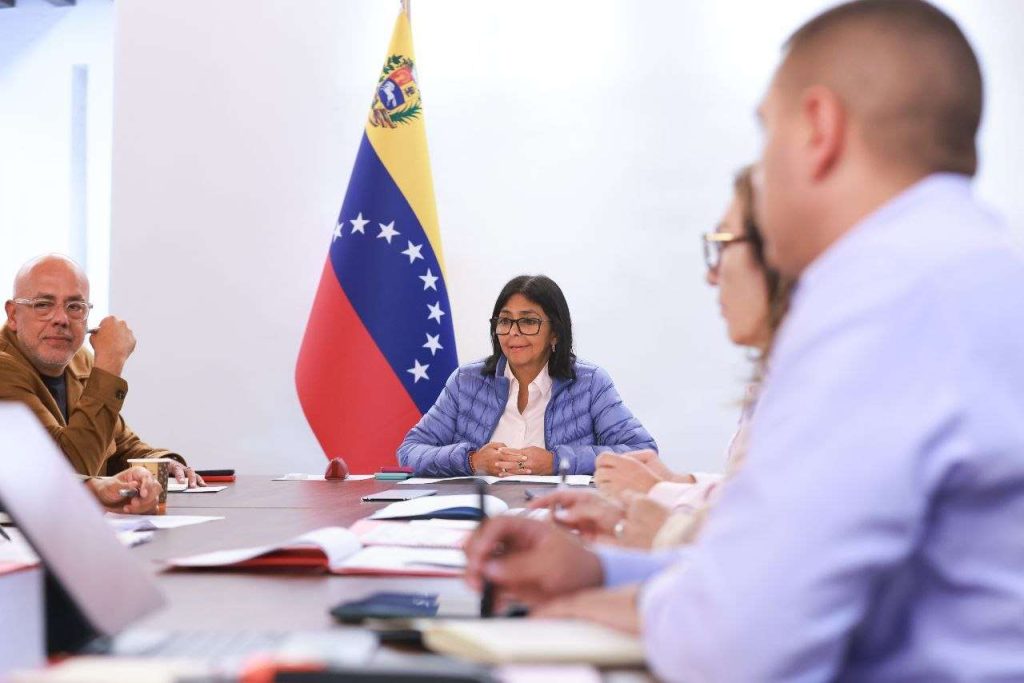 Delcy Rodríguez evalúa avance en la construcción de nuevas viviendas tras los terremotos