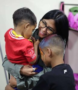 Delcy Rodríguez felicita a los niños en su día: "En ellos está la certeza de nuestro mejor porvenir"