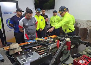 Detuvieron a un sujeto en Mérida y le incautaron material de guerra
