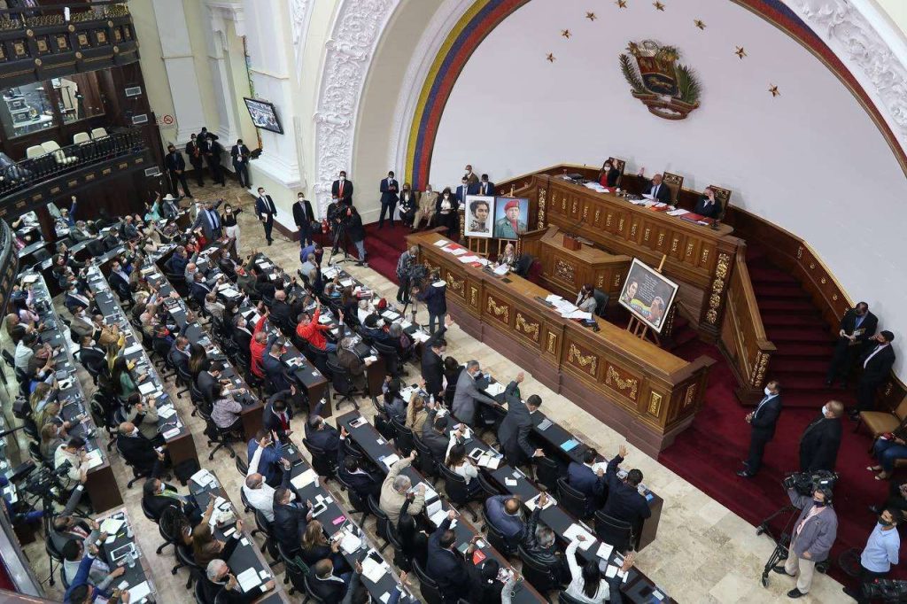 Diputados de la AN exigen que sean liberados activos en el exterior