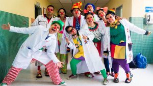 Dr. Yaso lleva sonrisas y esperanza a familias refugiadas tras el fuerte sismo en Caracas