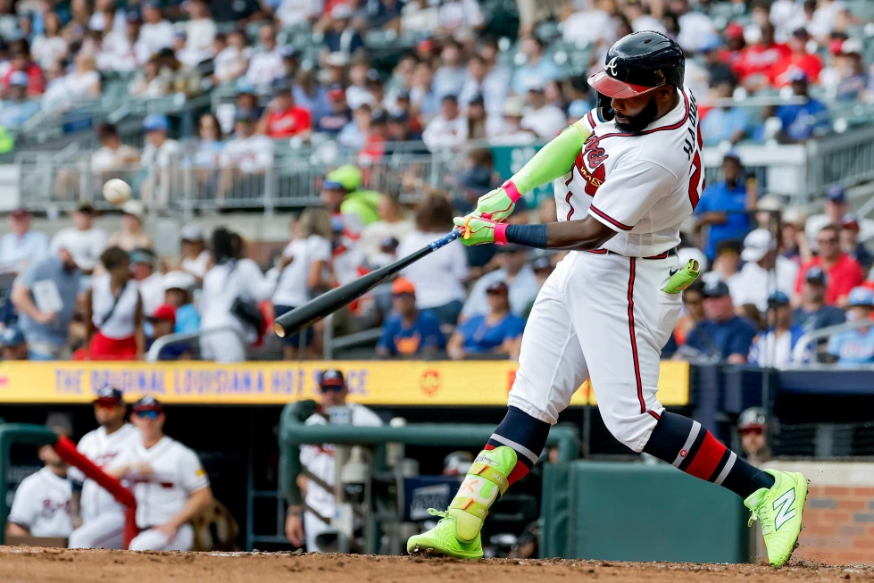 Chris Sale ponchó a 11 y los Bravos de Atlanta vencieron 6-5 a los Padres de San Diego