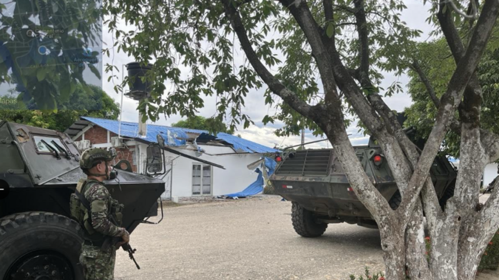ELN atentó con explosivos en aeropuerto de Colombia y deja heridos