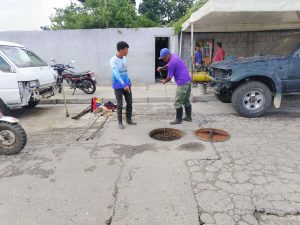 Ejecutan saneamiento de alcantarillas y vías en Santa Lucía del Tuy