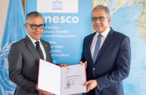Ernesto Villegas entregó credenciales ante la Unesco en París