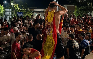 Muere un niño en Salamanca tras el colapso de una fuente donde celebraban