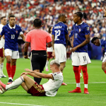 'Lo sentaban en la mesa de Zidane y Platini y no está ni en la cocina'