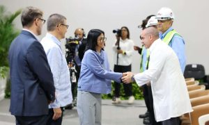 Gobierno condecora a la brigada de rescate de Cuba tras culminar sus labores