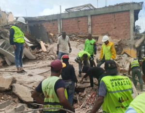 Gobierno de Caracas ejecuta demolición controlada de viviendas afectadas por sismo en Macarao