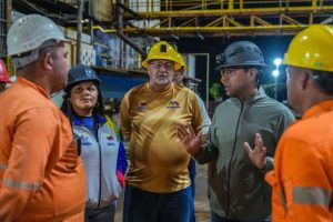 Héctor Silva supervisa avances en la Planta Revemin de Minerven