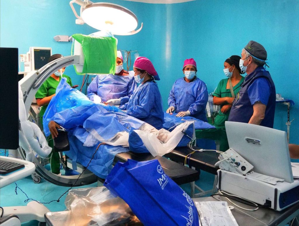 Implantan marcapasos por primera vez en el hospital de Valle de la Pascua