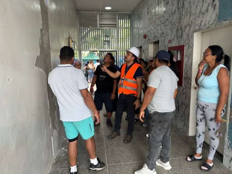 Inspeccionan urbanismos de la GMVV en la avenida Bolívar de Caracas