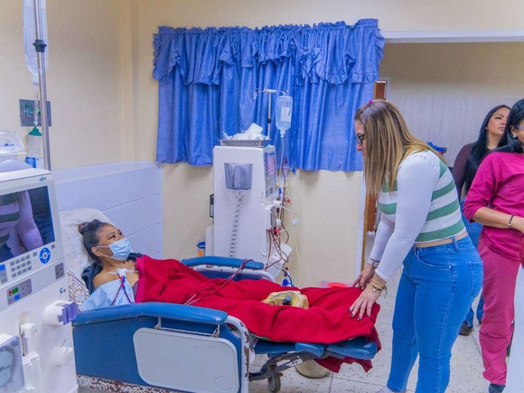 Instalan 4 equipos de hemodiálisis en el Hospital Guaiparo de San Félix