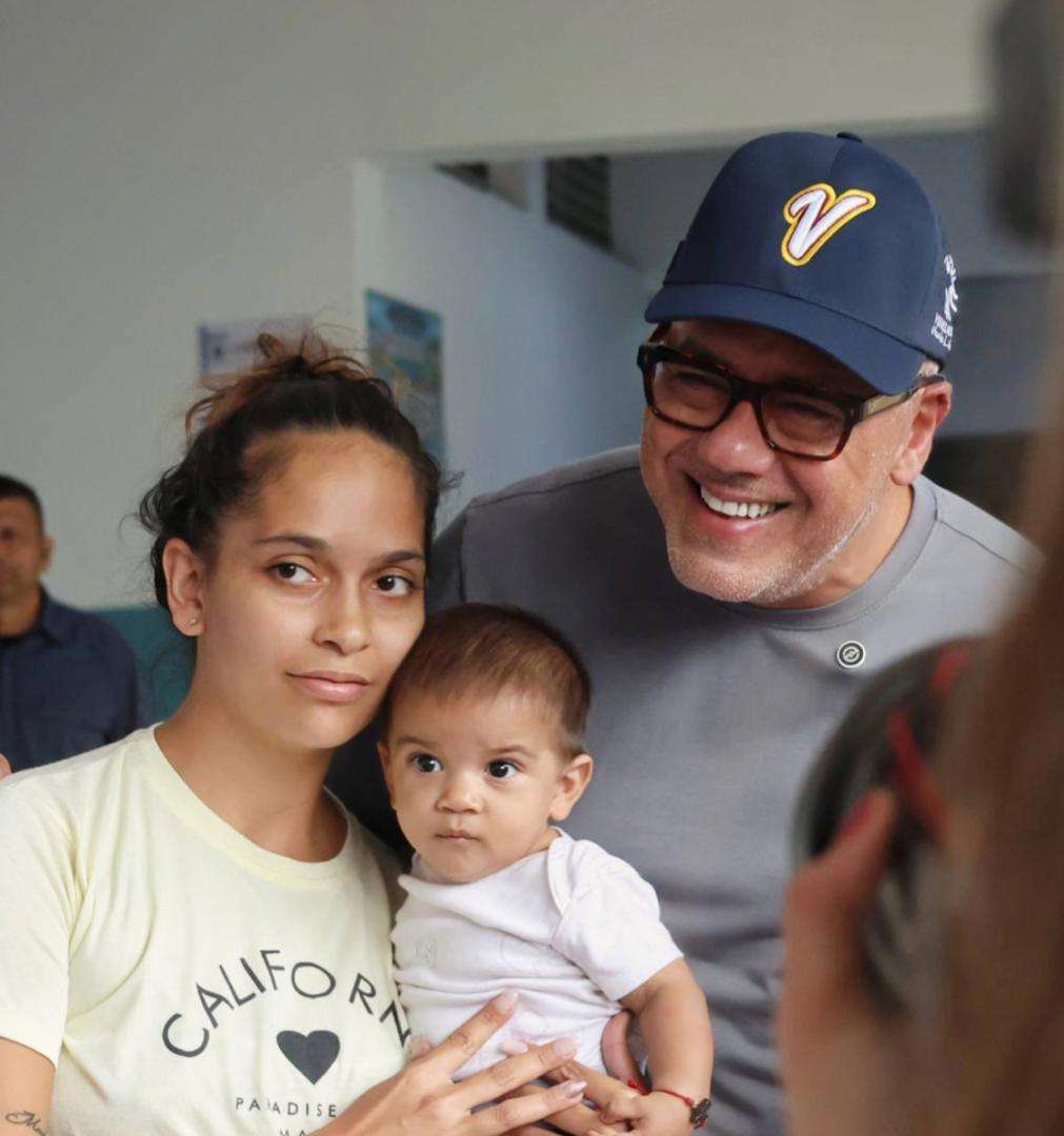 Jorge Rodríguez constató firmeza del pueblo en campamento transitorio de Coche