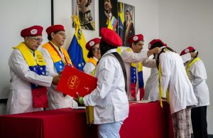 La Universidad de la Salud graduó 1.745 especialistas