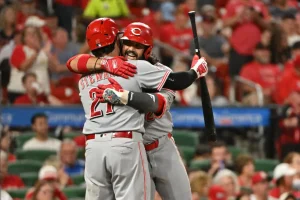 Eugenio Suárez y Rhett Lowder guían a Rojos a victoria 4-2 sobre Cardenales