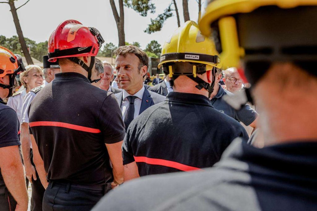 Macron declara “tolerancia cero” contra pirómanos en Francia
