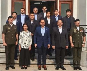 Más de 100 delegaciones han firmado libro de condolencias en la Embajada de Venezuela en China