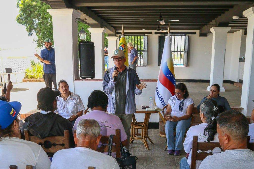 Más de 20 organizaciones debaten el plan ambiental para La Guaira