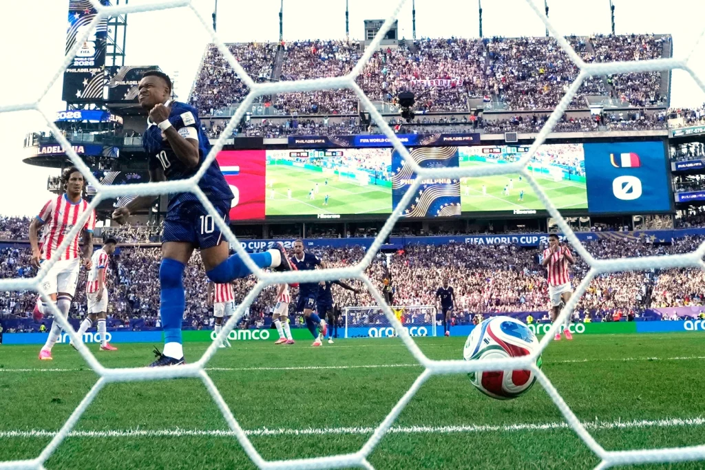Francia avanza a cuartos de final derrota a Paraguay 1-0