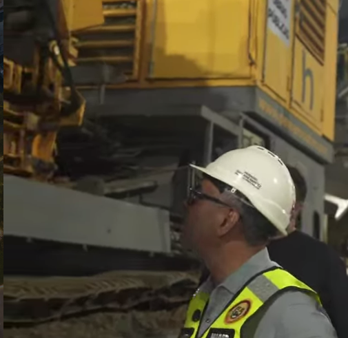 Obras Públicas recibe dos nuevos trenes de trituración para optimizar manejo de escombros en La Guaira