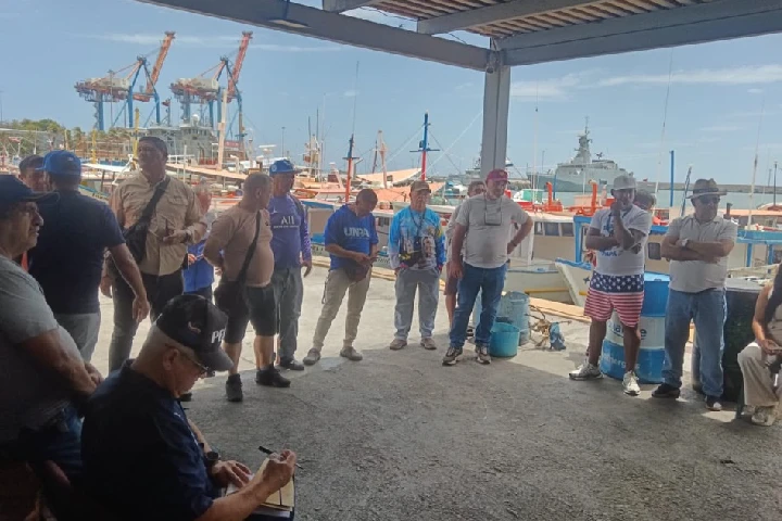 Pescadores artesanales de La Guaira reanudan faena