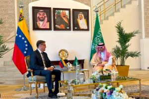 Canciller Plasencia de visita en Arabia Saudita para afianzar relación bilateral