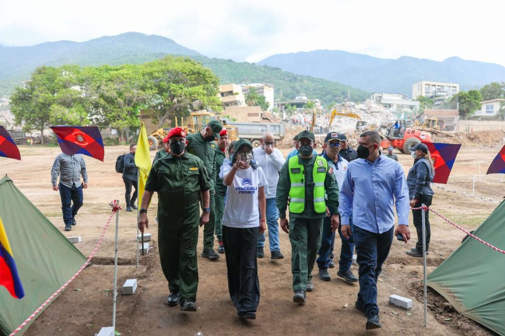 Presidenta (E) supervisa trabajos de recuperación en La Guaira