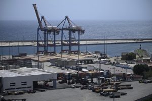 Reactivan recepción y salida de cargas en Puerto La Guaira