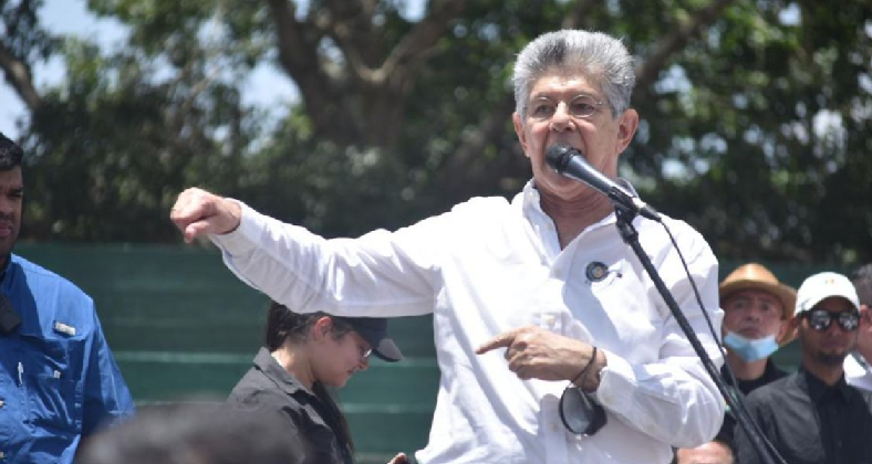 Ramos Allup dice que Machado debe regresar a Venezuela